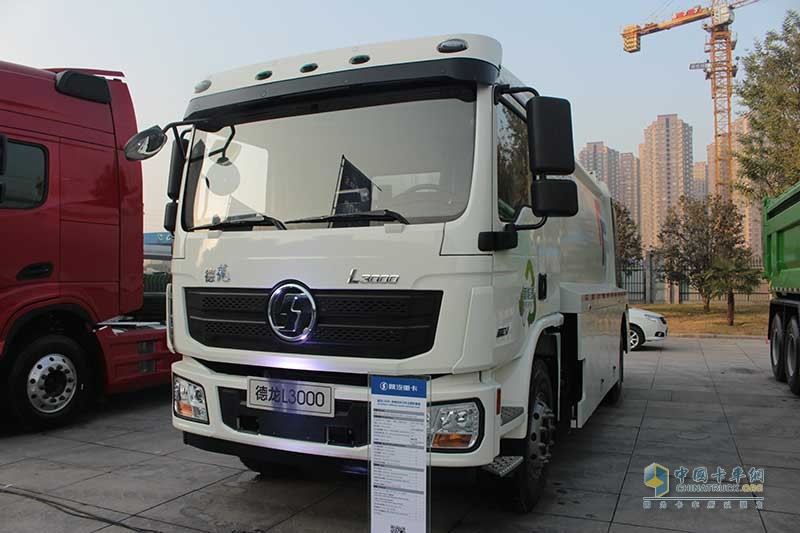 陜汽重卡 德龍L300 4×2 純電動(dòng)環(huán)衛(wèi)車
