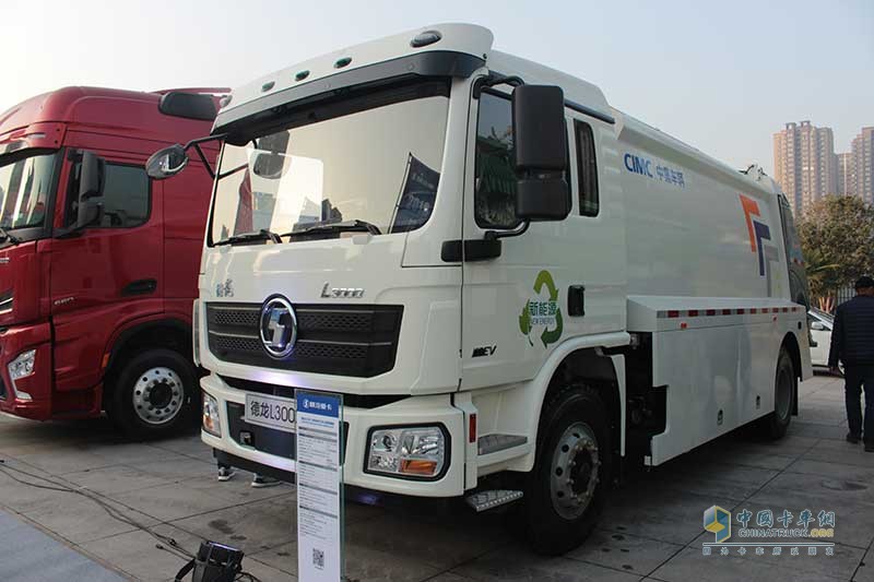 陜汽重卡 德龍L300 4×2 純電動(dòng)環(huán)衛(wèi)車
