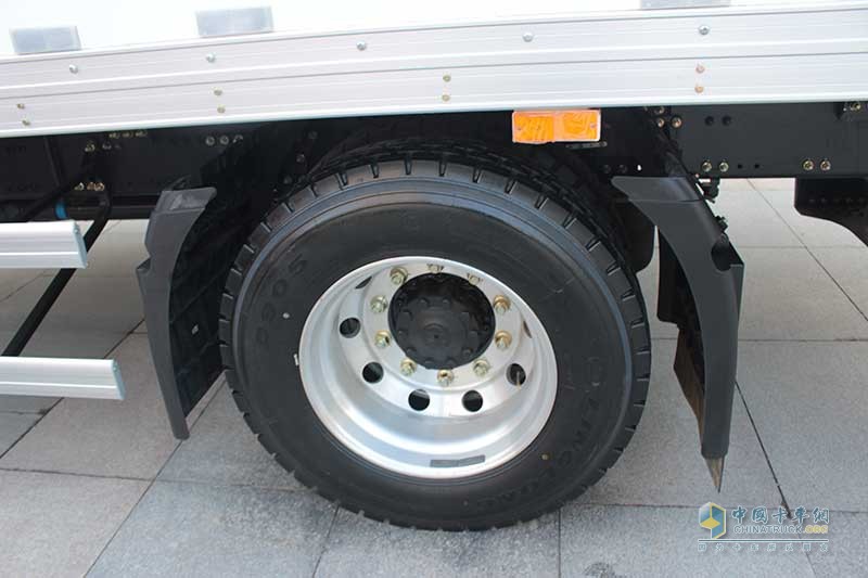 陜汽重卡 德龍M6000 4×2 340馬力 國五載貨車 