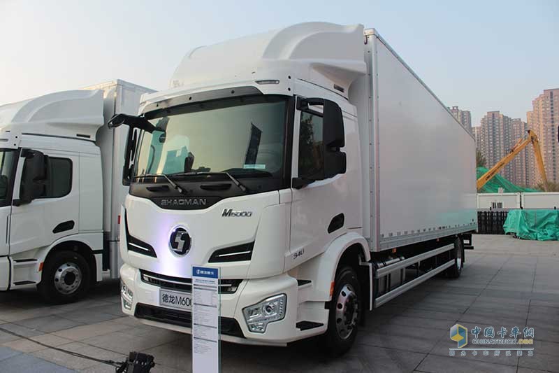 陜汽重卡 德龍M6000 4×2 340馬力 國五載貨車 