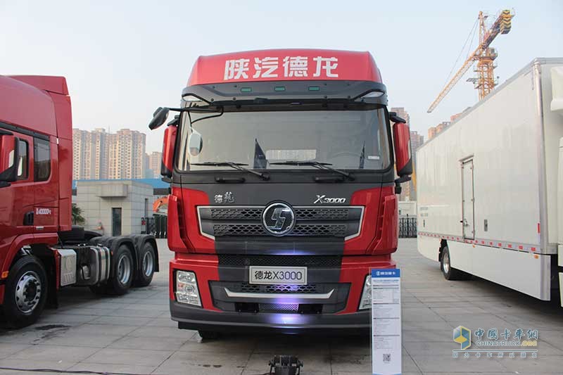 陜汽重卡 德龍X3000 黃金之星強(qiáng)勁版 6×4 550馬力 國五牽引車