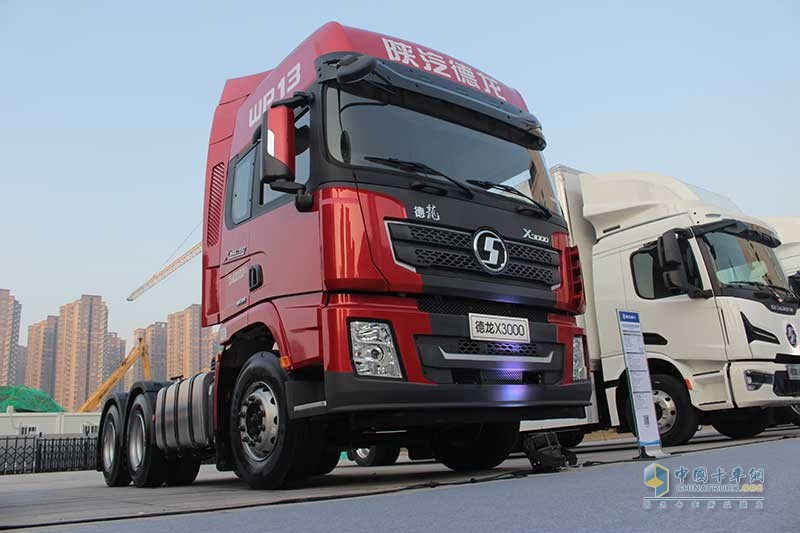 陜汽重卡 德龍X3000 黃金之星強(qiáng)勁版 6×4 550馬力 國五牽引車