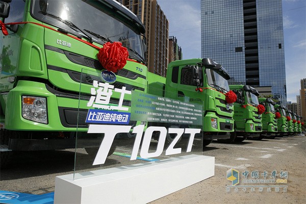 比亞迪純電動(dòng)智能泥頭車已經(jīng)在深圳開啟規(guī)模化示范運(yùn)營(yíng)