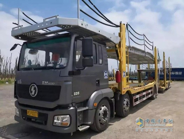 陜汽重卡整車(chē)重心低穩(wěn)定性好