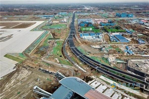 機(jī)場北線的二期正在施工中