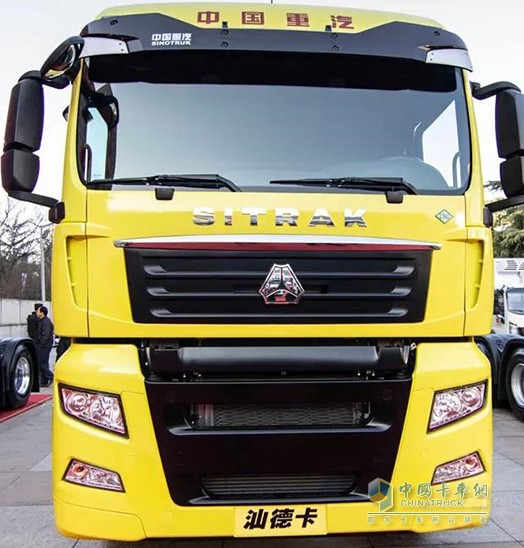 SITRAK(汕德卡)C7H 6×4 LNG燃?xì)鉅恳?chē)