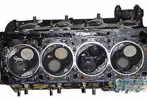 卡車發(fā)動機(jī)積碳