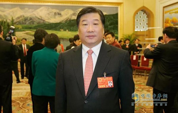 全國人大代表，山東重工集團(tuán)黨委書記、董事長譚旭光