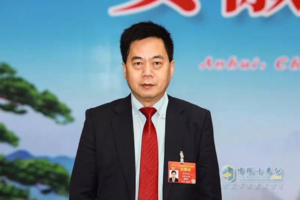 全國人大代表、華菱星馬汽車(集團)股份有限公司董事長劉漢如