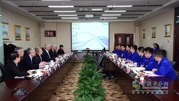 雙方在法士特汽車傳動(dòng)工程研究院會(huì)談