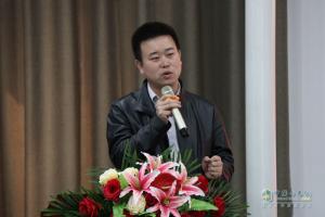 搭載康明斯動(dòng)力 解放輕卡中原搭臺(tái)領(lǐng)唱城配物流