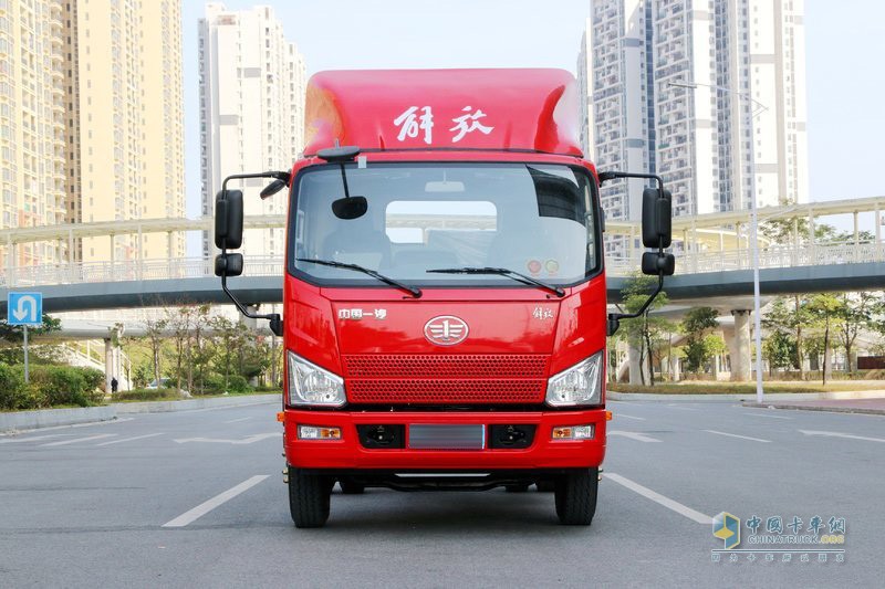 解放 J6F 160馬力 5.4米單排倉柵式輕卡