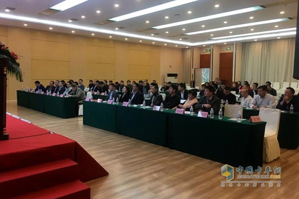 助力藍(lán)天計(jì)劃，20臺(tái)東風(fēng)天龍KC交付南京用戶