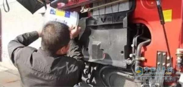 水箱蓋隨意打開