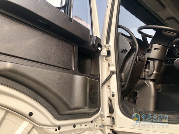 質(zhì)感提升-車門延伸板簡潔明朗、便于清潔