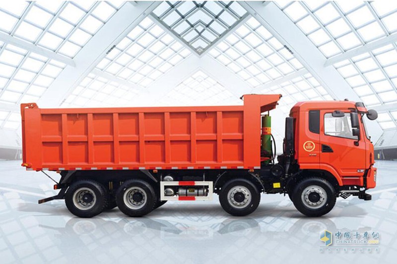 大運(yùn) N6重卡 210馬力 6X2 5.5米 LNG 自卸車(chē)(CGC3250N5SBA)
