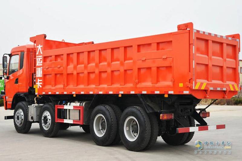 大運(yùn) N6重卡 210馬力 6X2 5.5米 LNG 自卸車(chē)(CGC3250N5SBA)