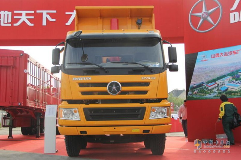 大運 新N8E重卡 350馬力 8X4 7.2米自卸車(CGC3310D5DDED)