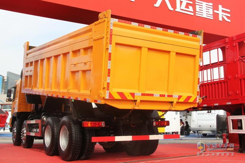 大運 新N8E重卡 350馬力 8X4 7.2米自卸車(CGC3310D5DDED)