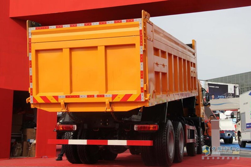 大運 新N8E重卡 350馬力 8X4 7.2米自卸車(CGC3310D5DDED)