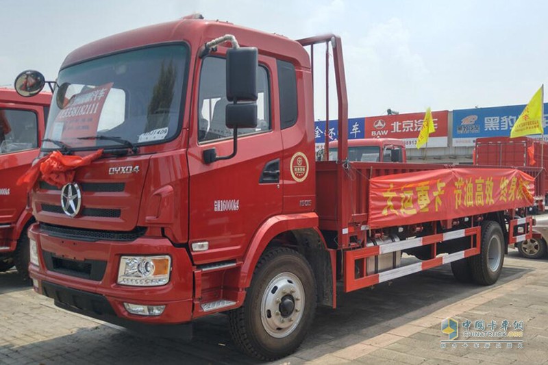 大運 N6中卡 180馬力 4X2 6.75米欄板載貨車(10T后橋)(CGC1160D5BAEA)