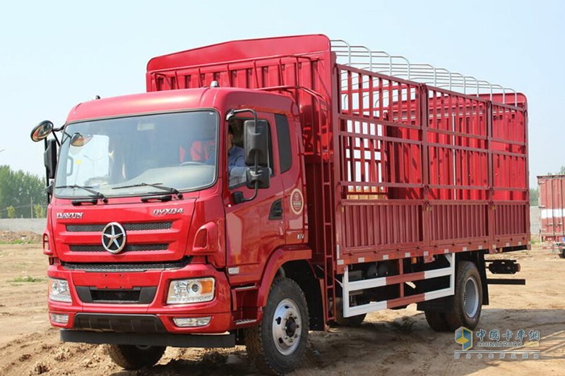 大運(yùn) N6中卡 180馬力 4X2 6.75米倉(cāng)柵式載貨車(chē)(CGC5160CCYD5BAEA)