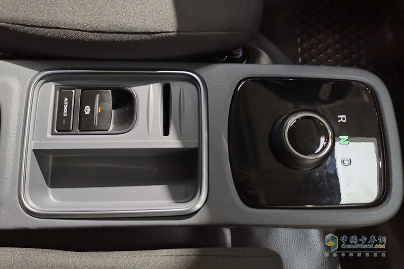 上汽躍進 超越C500i 5.2米貨箱 純電動 智能城市物流車