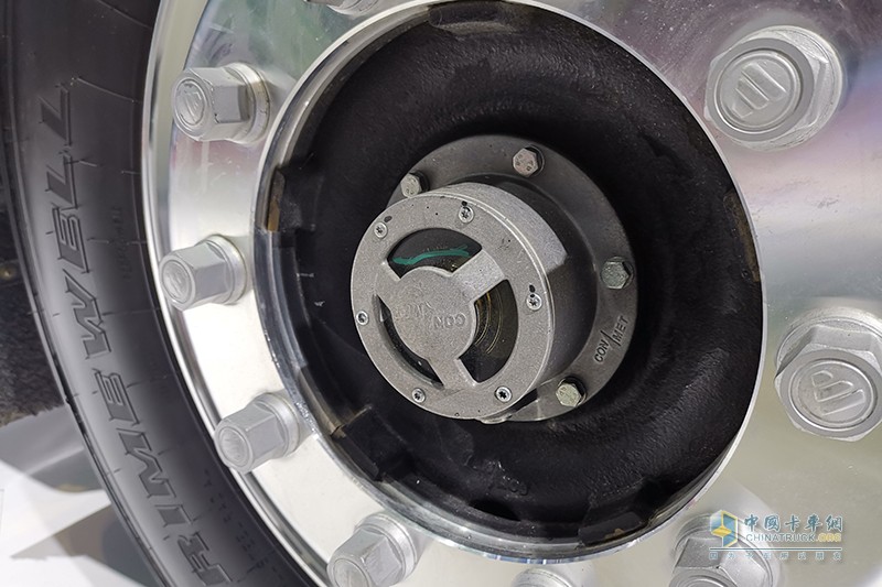 福田戴姆勒 歐曼EST-A 2019款 國六暢行版 560馬力 6×4 牽引車