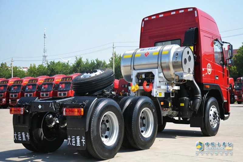 大運 新N8E重卡 420馬力 6X4 LNG牽引車(CGC4253N53CA)