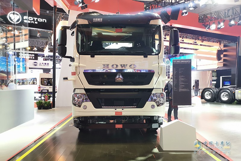 中國(guó)重汽 T5G L4級(jí)純電動(dòng)無人駕駛牽引車