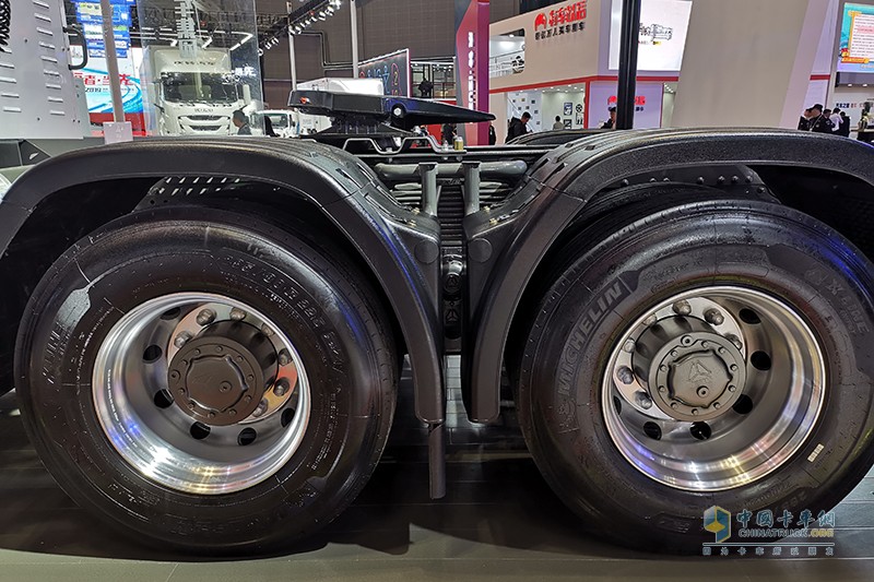 中國(guó)重汽 T5G L4級(jí)純電動(dòng)無人駕駛牽引車