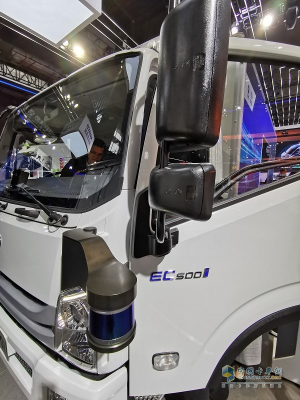 躍進(jìn)EC500i智能城市物流車(chē)集眾多高新科技于一身