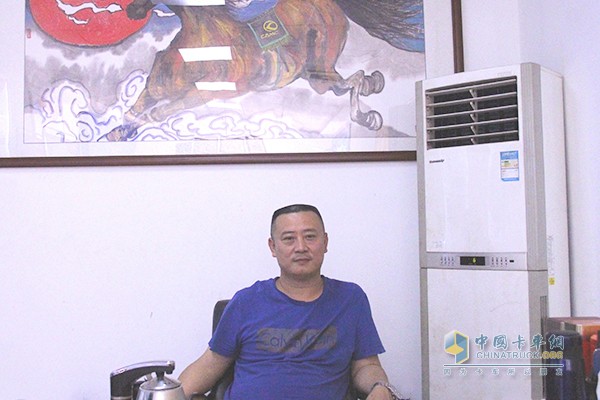 華菱星馬深圳經(jīng)銷(xiāo)商-深圳新大陸汽貿(mào)有限公司銷(xiāo)售總經(jīng)理余江飛