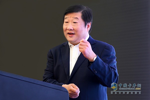 中國(guó)重汽黨委書記、董事長(zhǎng)譚旭光