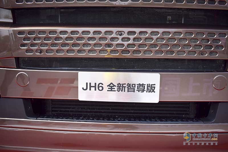 青島解放JH6 6X4智尊版高頂平地板 550馬力牽引車(chē)