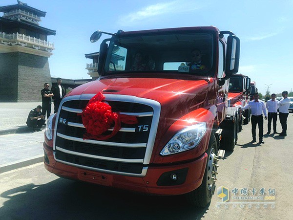 乘龍T5婚車(chē)隊(duì)
