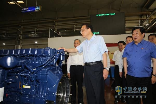 中共中央政治局常委、國(guó)務(wù)院總理李克強(qiáng)到濰柴視察