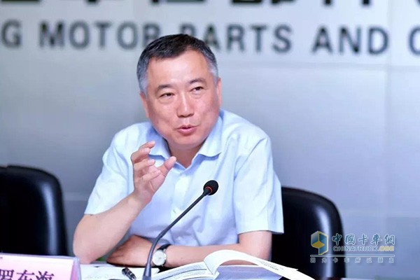 徐工集團(tuán)副總經(jīng)理、徐工汽車總經(jīng)理、黨委書(shū)記羅東海