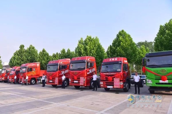 活動(dòng)現(xiàn)場(chǎng)一汽解放展車(chē)