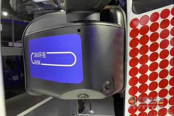 上汽紅巖車(chē)罐一體智能?；?chē)標(biāo)配360°環(huán)視影像