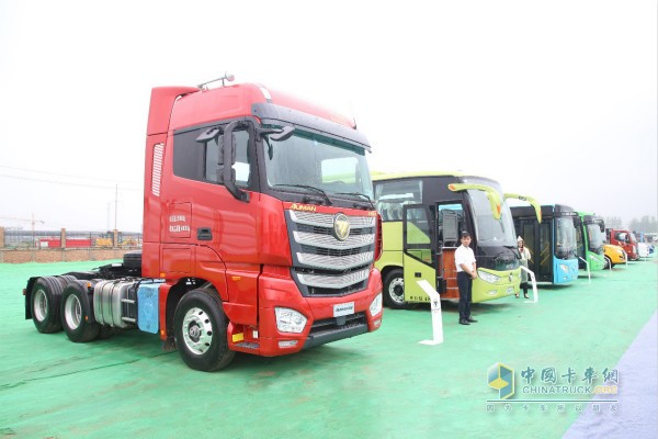 開工儀式現(xiàn)場福田汽車產品展示