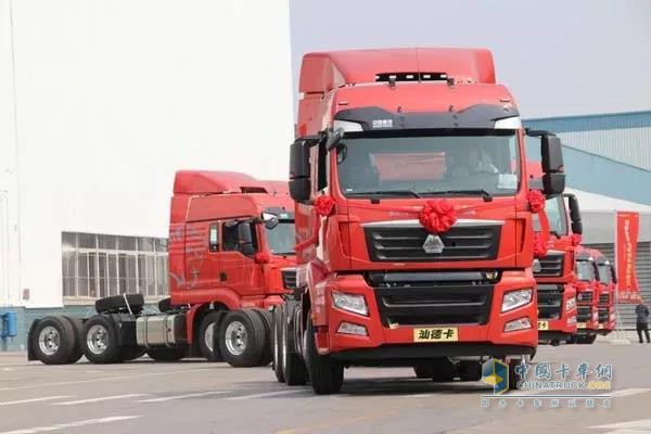 汕德卡危化品運輸車