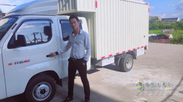 福田祥菱M2廂式貨車(chē)獲李濤稱(chēng)贊
