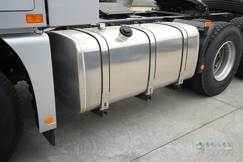 福田戴姆勒 歐曼EST-A 6X4康明斯 X12 510馬力 國(guó)六牽引車