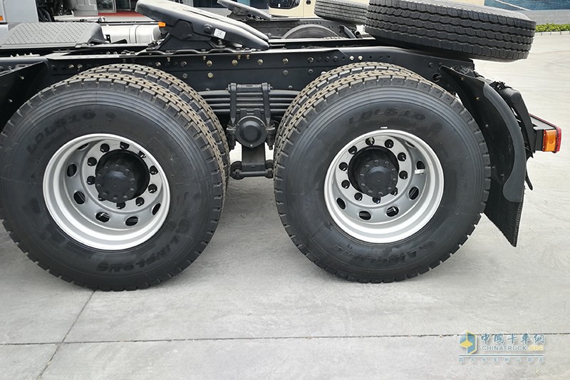 福田戴姆勒 歐曼EST-A 6X4康明斯 X12 510馬力 國(guó)六牽引車