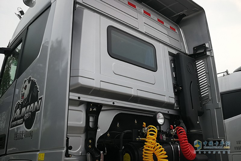 福田戴姆勒 歐曼EST-A 6X4康明斯 X12 510馬力 國(guó)六牽引車