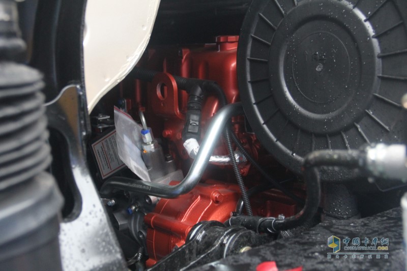 中集聯(lián)合 U+車型 6X4 550馬力國(guó)六牽引車