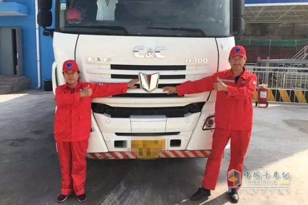 武懷忠、李艷萍夫婦