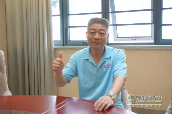 沂水宏偉商貿(mào)有限公司的總經(jīng)理靳小偉為江淮康鈴點贊