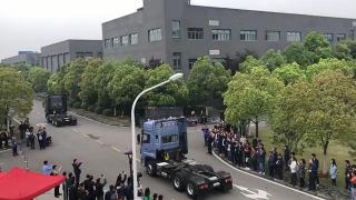 東風無人駕駛智能卡車演示網聯協同編隊